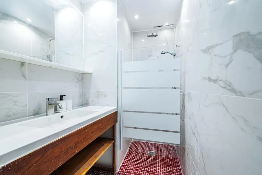 Apartment Appartement Colore Aux Portes Des Buttes Chaumont Paris