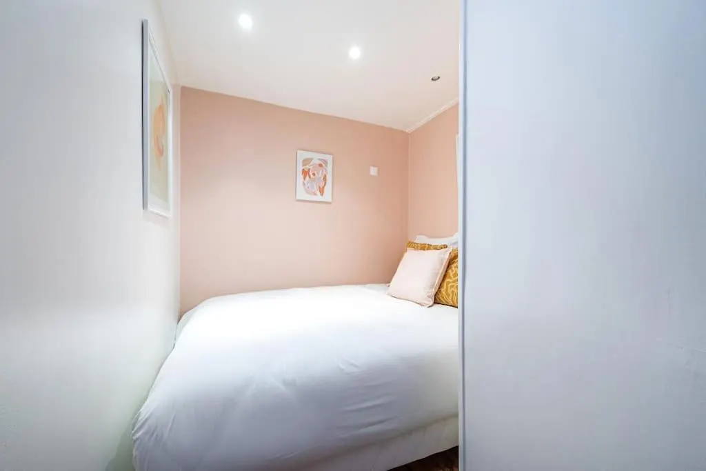 Appartement Colore Aux Portes Des Buttes Chaumont Paris 0*,  France