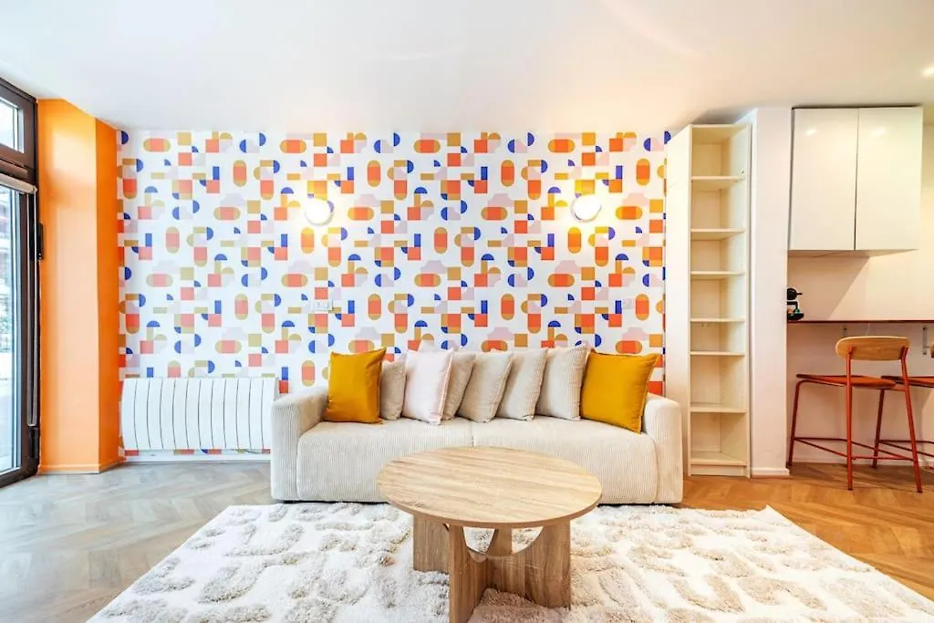 Appartement Colore Aux Portes Des Buttes Chaumont Paris